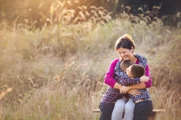 Mother and sons family photographer