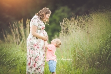 Summer maternity photography