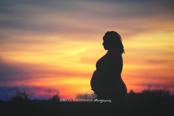 Maternity portrait silhouette