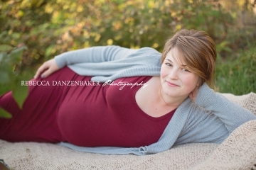 Top maternity photographer in Northern Virginia