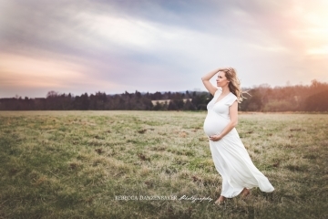 Willowsford maternity photographer