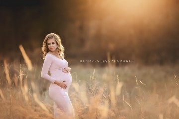 Winter maternity portrait photography