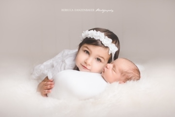 Newborn sibling photography