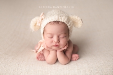 Northern Virginia newborn photography of froggy pose