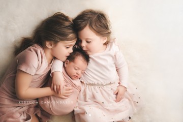 Accredited newborn photography in Northern VA
