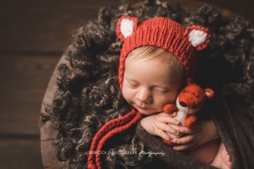 Lansdowne newborn photography Lansdowne newborn photography
