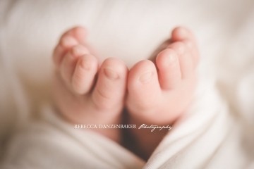 Newborn baby feet photography Northern Va