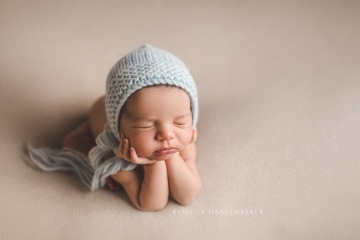 Newborn baby in Froggy pose