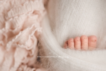 Baby feet photography Loudoun