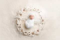 Newborn girl floral photography Newborn girl floral photography
