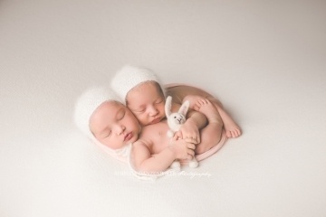 Newborn twin portraits in Northern Virginia Newborn twin portraits in Northern Virginia