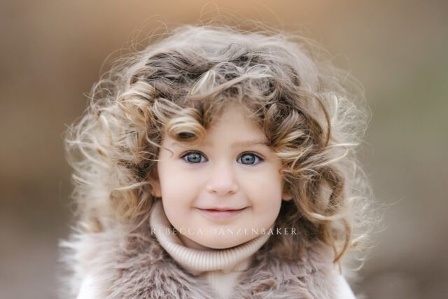 THAT IS ONE CUTE BABY!!!
We made it! This was my last photo session of the fall. And this is proof that you can get GORGEOUS outdoor photos at any time of year! Trust me! I know all the best spots!
And look how lovely their neutral colored outfits look with this magical scenery. The nice thing about the wintry landscape is you can show up in any colors at all and it will work!

I still have a few winter sessions left! Book now at rebeccadanzenbaker.com/schedule

*
*
*
*
*
#familyphotosession #familyphotographers #familyportraiturephotographer #portraits_today #photoshootlover #photoshootday #photoshoot📸 #instaphotographer #photographerlifestyle #rebeccadanzenbaker #familyphotos #familyportraits #familypictures #rebeccadanzenbakerphotography #winterfamilyphotos #winterfamilyphotography